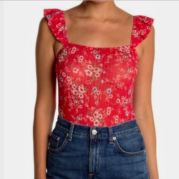 SOCIALITE Red Floral Flutter Sleeve Bodysuit - Picture 2 of 12